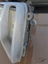 Load image into Gallery viewer, 79-86 Mercedes Benz W126 OEM headlight BOSCH, RIGHT