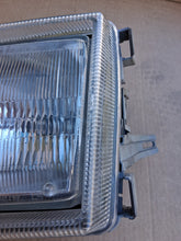 Load image into Gallery viewer, 86-91 Mercedes Benz W126 OEM headlight BOSCH mint, LEFT