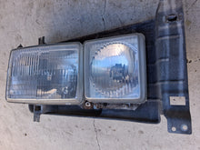 Load image into Gallery viewer, 86-91 Volkswagen Vanagon Pair Of OEM Headlights