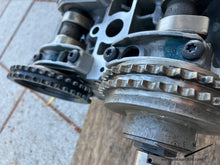 Load image into Gallery viewer, Mercedes Benz M104 engine cylinder head 1040161601