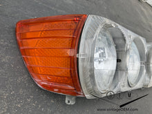 Load image into Gallery viewer, 72-89 Mercedes Benz W107 OEM headlights Bosch, pair