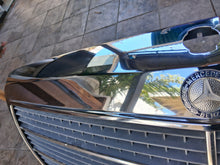 Load image into Gallery viewer, 79-91 Mercedes Benz W126 OEM grille mint 1268880423