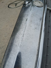 Load image into Gallery viewer, 85-93 Mercedes Benz W124 OEM grille mint 1248880223