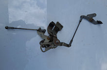 Load image into Gallery viewer, Mercedes-Benz W124/126 M103 300E 300SE Throttle Linkage w/Micro Switch
