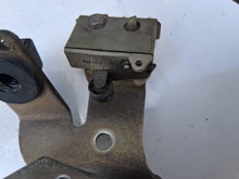 Load image into Gallery viewer, Mercedes-Benz W124/126 M103 300E 300SE Throttle Linkage w/Micro Switch
