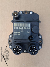 Load image into Gallery viewer, Mercedes Benz W201 EZL Ignition Module 0105456032

