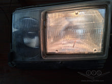 Load image into Gallery viewer, 86-93 Mercedes Benz W124 OEM headlight, LEFT

