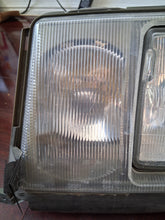 Load image into Gallery viewer, 86-93 Mercedes Benz W124 OEM headlight, LEFT
