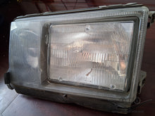 Load image into Gallery viewer, 86-93 Mercedes Benz W124 OEM headlight, LEFT
