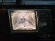 Load image into Gallery viewer, 86-93 Mercedes Benz W124 OEM headlight, RIGHT
