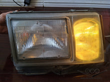 Load image into Gallery viewer, 86-93 Mercedes Benz W124 OEM headlight, RIGHT
