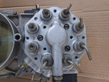 Load image into Gallery viewer, Mercedes Benz M116/117 engine Fuel Distributor/AFM/EHA BOSCH 0438121037 W126
