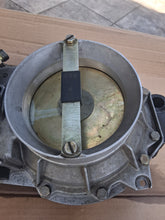 Load image into Gallery viewer, Mercedes Benz M116/117 engine Fuel Distributor/AFM/EHA BOSCH 0438121037 W126
