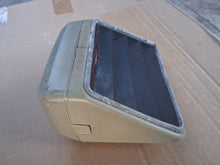 Load image into Gallery viewer, Mercedes Benz W201/124/126 third brake light, black 0008201609
