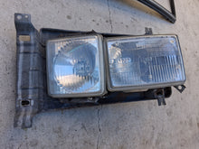 Load image into Gallery viewer, 86-91 Volkswagen Vanagon Pair Of OEM Headlights
