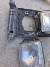 Load image into Gallery viewer, 86-91 Volkswagen Vanagon Pair Of OEM Headlights
