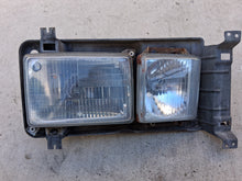 Load image into Gallery viewer, 86-91 Volkswagen Vanagon Pair Of OEM Headlights
