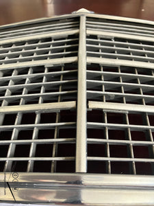 79-91 Mercedes Benz W126 OEM grille mint 1268880423