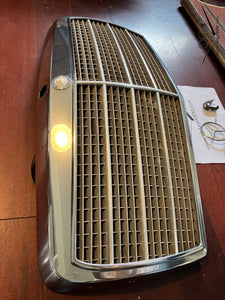79-91 Mercedes Benz W126 OEM grille mint 1268880423