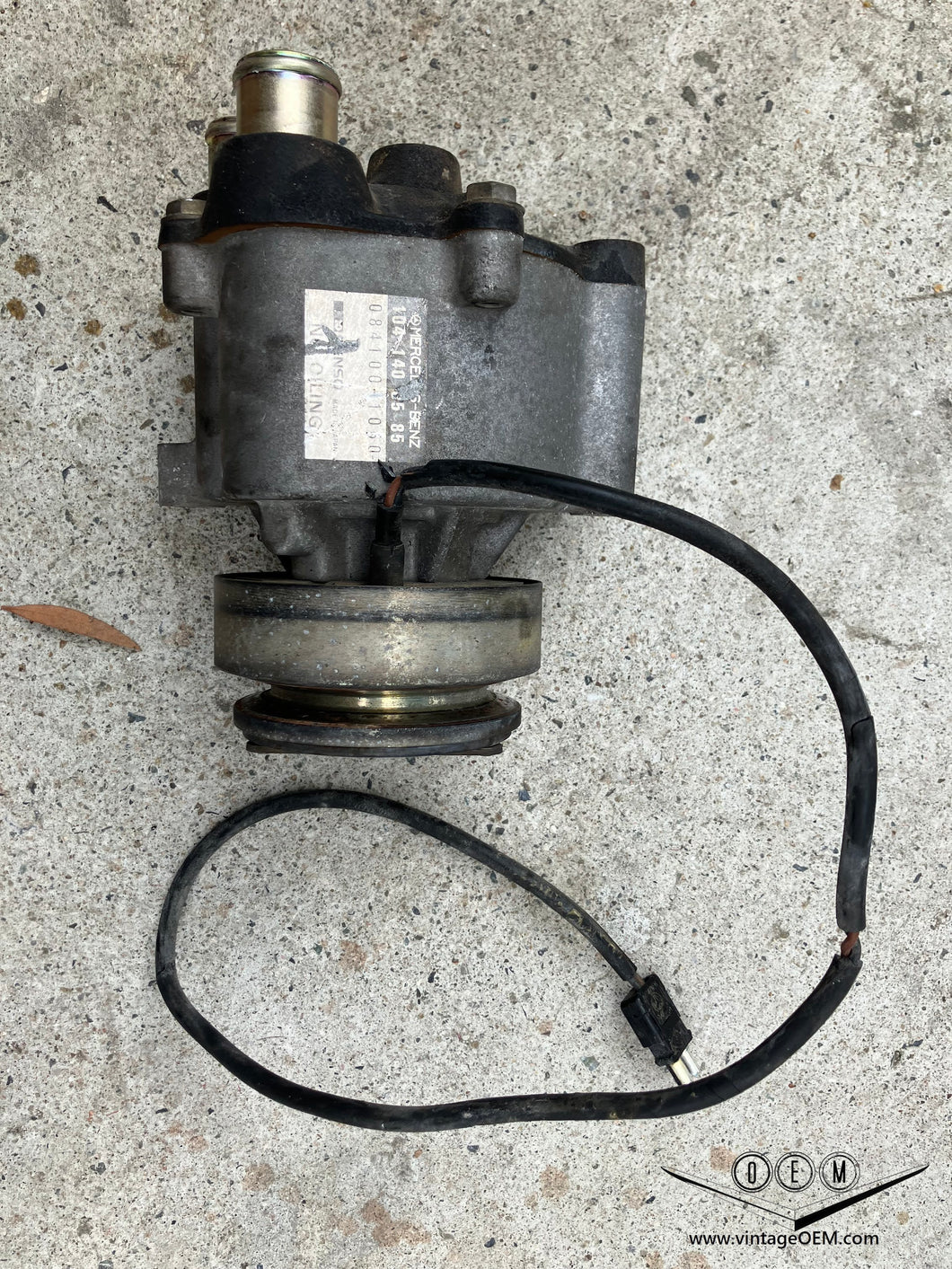 Mercedes Benz W126 R107 secondary air smog pump 1041400585