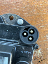 Load image into Gallery viewer, Mercedes Benz  W201/124/ ignition control module 0085459532
