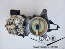 Load image into Gallery viewer, Mercedes Benz M103 engine Fuel Distributors/AFM/ BOSCH 0438121033 W123 W116 W126
