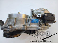 Load image into Gallery viewer, Mercedes Benz M103 engine Fuel Distributors/AFM/ BOSCH 0438121033 W123 W116 W126
