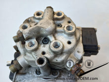 Load image into Gallery viewer, Mercedes Benz M103 engine Fuel Distributors/AFM/ BOSCH 0438121033 W123 W116 W126
