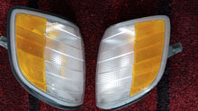 Load image into Gallery viewer, 96-99 Mercedes Benz W140 BOSCH turn signals, pair
