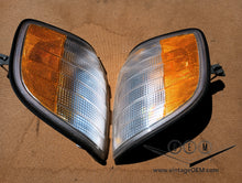 Load image into Gallery viewer, 96-99 Mercedes Benz W140 BOSCH turn signals, pair
