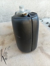 Load image into Gallery viewer, 86-91 Mercedes Benz W126 armrest black.
