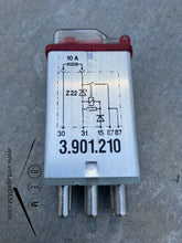 Load image into Gallery viewer, Mercedes Benz OVP relay W126 W124 W201
