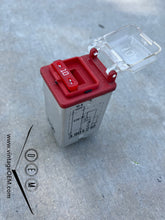 Load image into Gallery viewer, Mercedes Benz OVP relay W126 W124 W201
