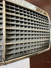 Load image into Gallery viewer, 85-93 Mercedes Benz W124 grille OEM #1248880223

