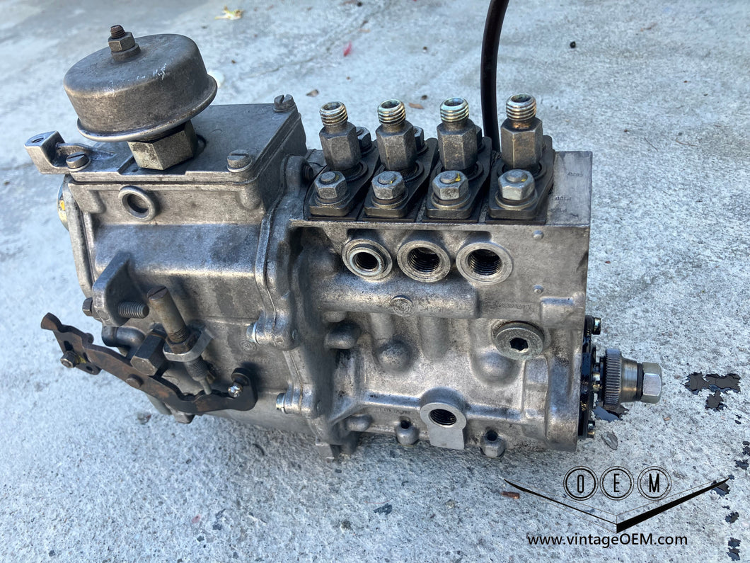 77-82 Mercedes Benz W123 240D  High Pressure Diesel Injection Pump
