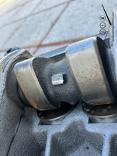 Load image into Gallery viewer, Mercedes Benz M104 engine cylinder head 1040161601

