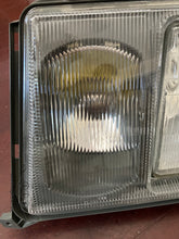 Load image into Gallery viewer, 86-93 Mercedes Benz W124 OEM headlight, LEFT
