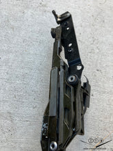 Load image into Gallery viewer, Mercedes W124/201 Sunroof Angle  Brackets, pair 1247820511
