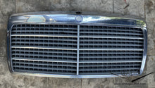 Load image into Gallery viewer, 85-93 Mercedes Benz W124 grille OEM #1248880223
