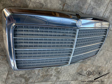 Load image into Gallery viewer, 85-93 Mercedes Benz W124 grille OEM #1248880223
