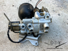 Load image into Gallery viewer, 85-93 Mercedes Benz W124 4Matic ASD Solenoid Valve Accumulator 1243503557
