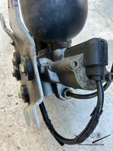 Load image into Gallery viewer, 85-93 Mercedes Benz W124 4Matic ASD Solenoid Valve Accumulator 1243503557
