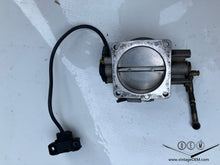 Load image into Gallery viewer, Mercedes-Benz W124/126 M103 300E 300SE Throttle Body OEM 0011406053
