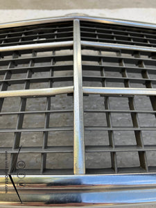 84-93 Mercedes Benz W201 OEM grille mint 2018880223