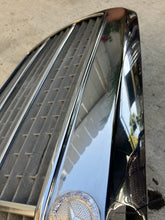 Load image into Gallery viewer, 84-93 Mercedes Benz W201 OEM grille mint 2018880223
