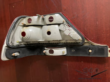 Load image into Gallery viewer, 96-00 Mercedes Benz W140 S-class OEM taillight, RIGHT
