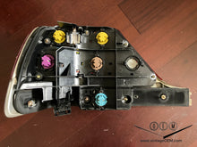 Load image into Gallery viewer, 96-00 Mercedes Benz W140 S-class OEM taillight, RIGHT
