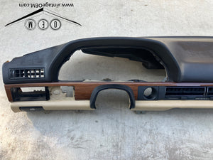 79-91 Mercedes Benz W126 dashboard black/beige, mint