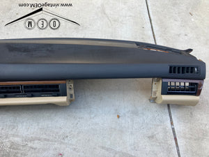 79-91 Mercedes Benz W126 dashboard black/beige, mint