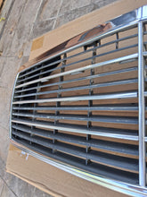 Load image into Gallery viewer, 91-99 Mercedes Benz W140 OEM grille 1408800583

